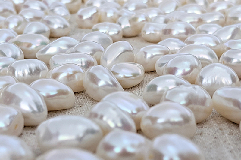 What Are The Differences Between Freshwater Pearls And Baroque Pearls?