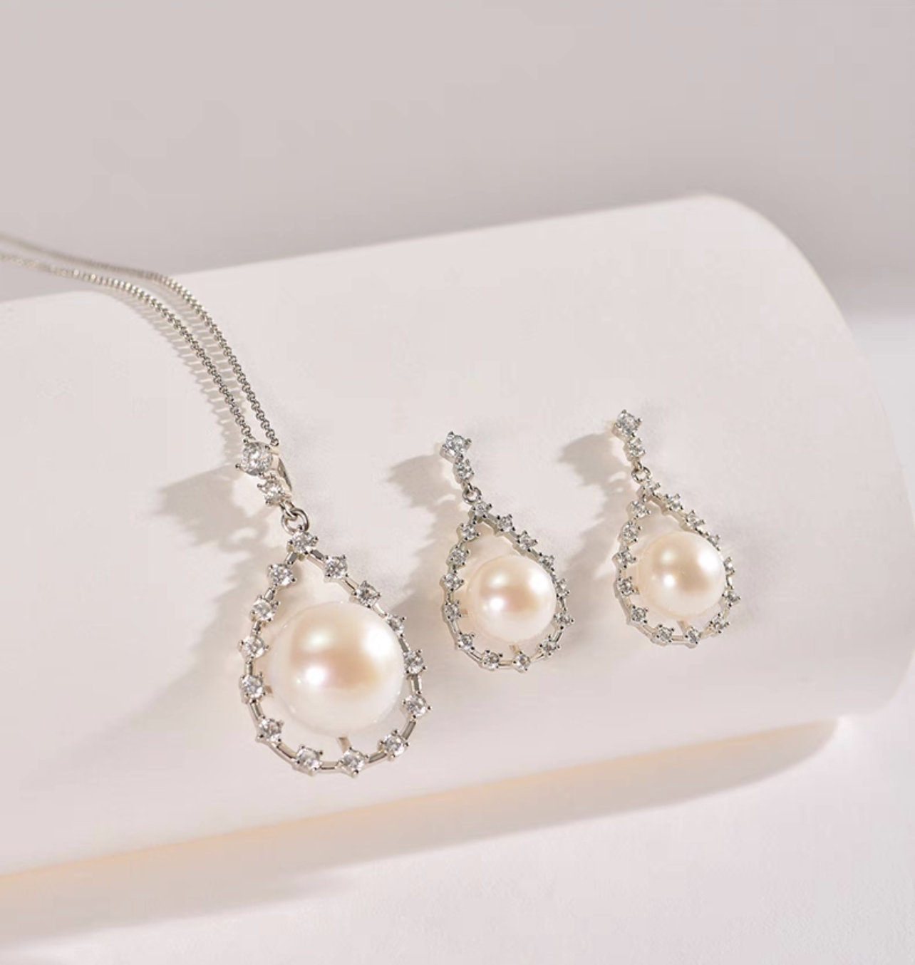 Ariel Qingrou 8-9mm 925 Silver Freshwater Pearl Earrings Fashion Jewelry Classic Design