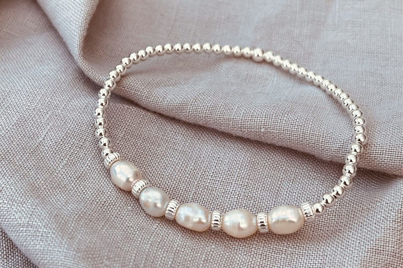Color Matching and Fashion Trends in Pearl Bracelet Design