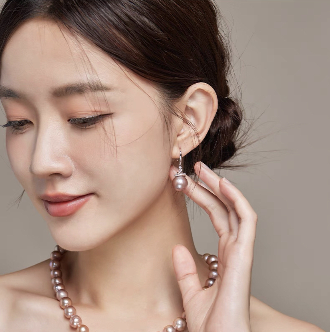 Ariel S925 Freshwater Nucleated Pearl 12-13mm Purple Pink Circular Ear Hook