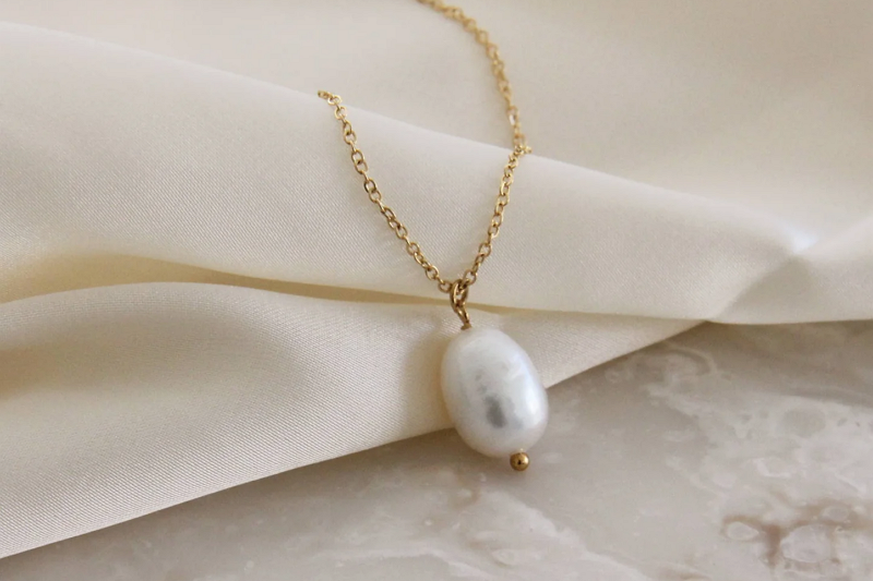 What Are The Market Trends And Popular Elements Of Pearl Pendants?