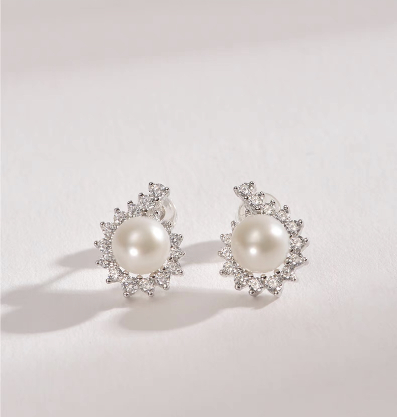 Ariel S925 Silver Freshwater Pearl Earrings 9-10mm White Small Fragrant Wind To Give To Girlfriend