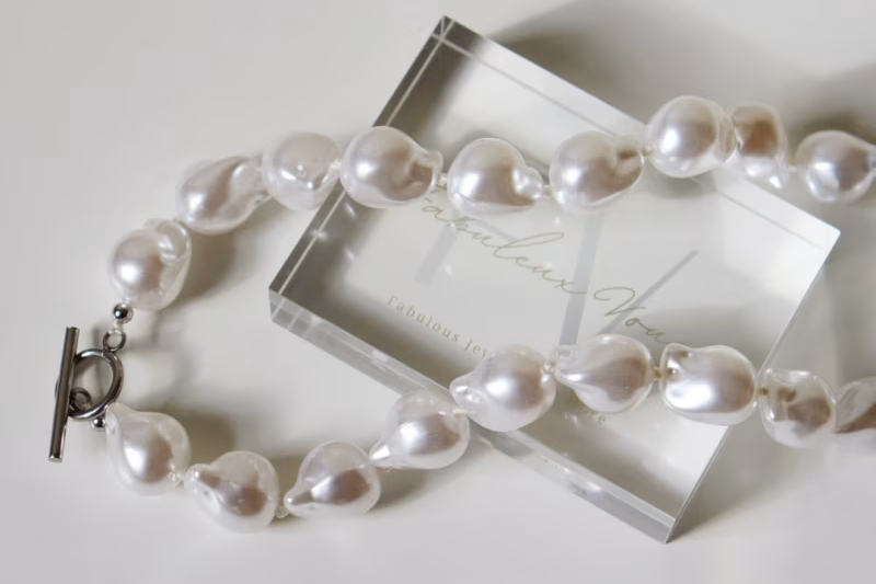Festive baroque pearl design1