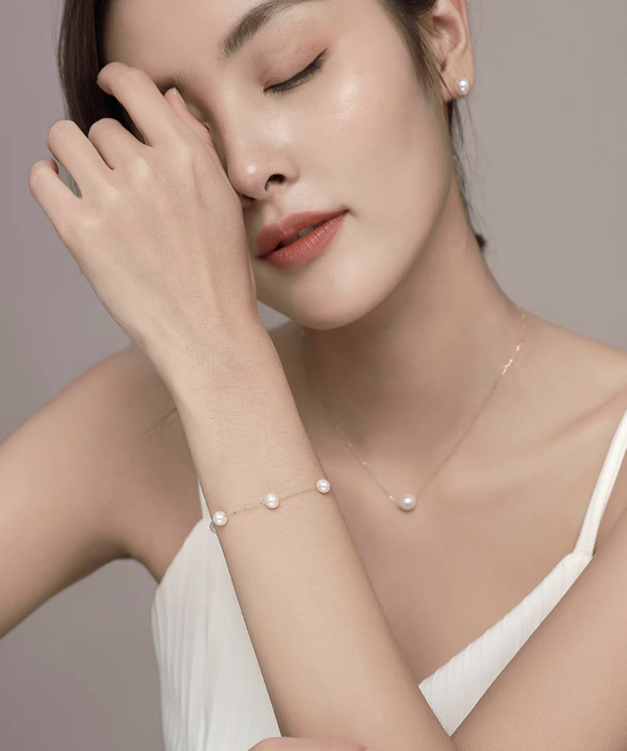 Ariel Freshwater Pearl Bracelet with Starry Sky Design, Light Luxury Jewelry, Holiday Gift for Women